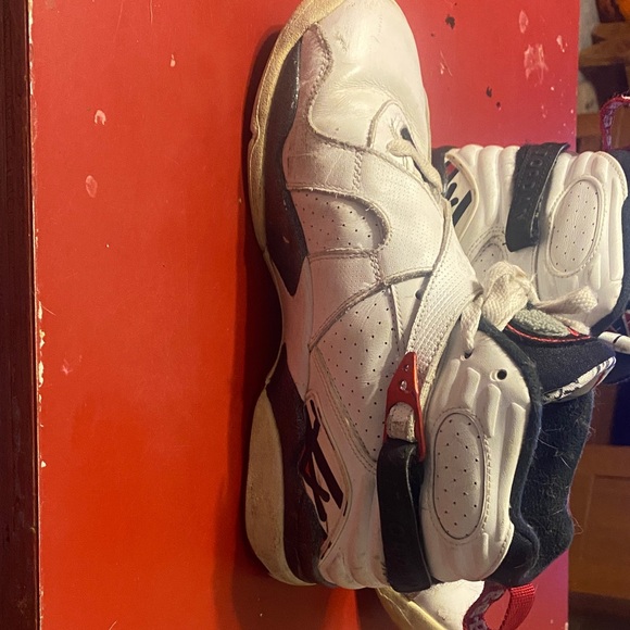 Air Jordan’s Retro 8 Bugs Bunny